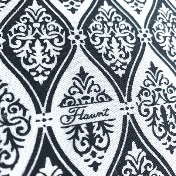 Flaunt tablet case NWOT black patent -black white print 10.5” x8 “ - Picture 3 of 3